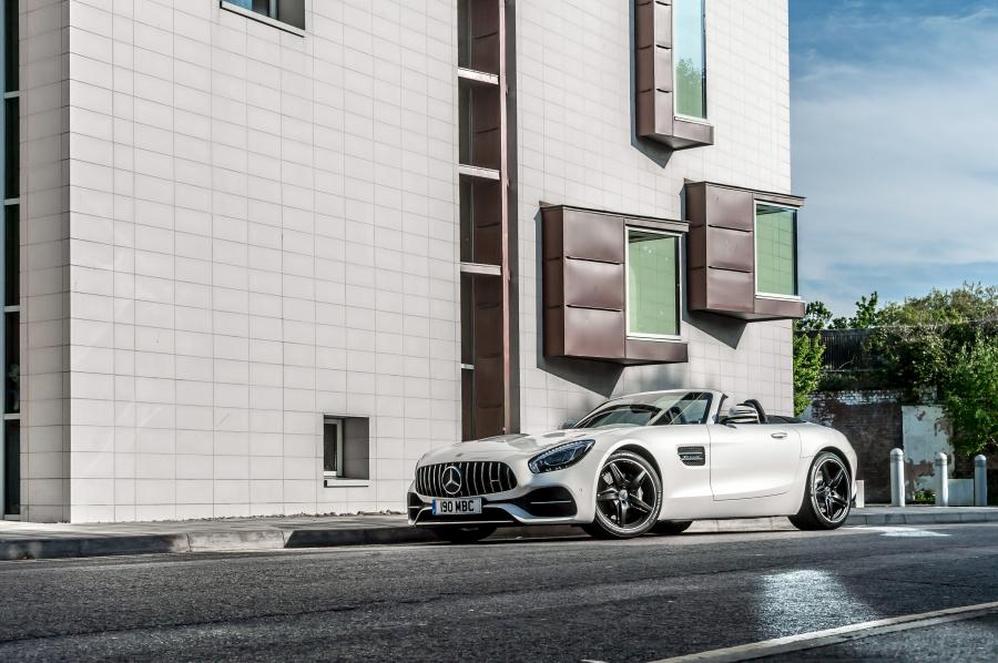  Mercedes-AMG GT Roadster 2017 года  (UK) (фото 19 из 40)